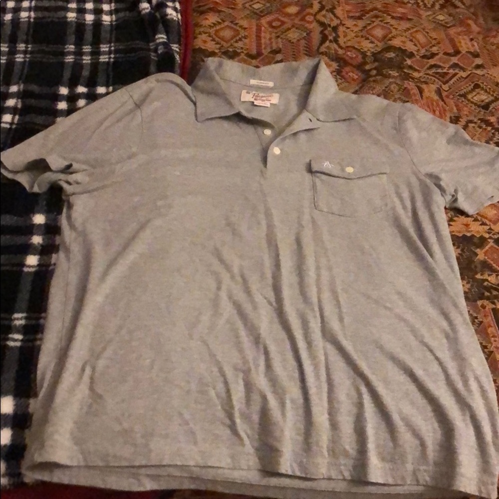 Men’s grey polo